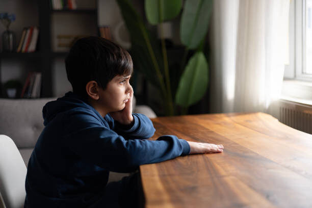 لماذا يصاب بعض الأطفال بالرهاب الاجتماعي؟ إليك الإجابة
