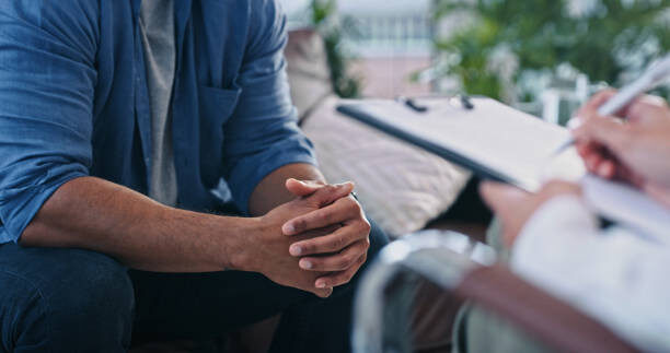 كيف تتعامل مع القلق أو الرهاب الاجتماعي؟
