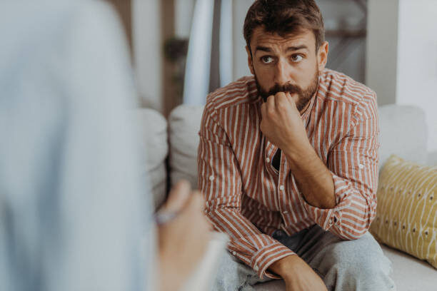 الفرق بين نوبات الهلع ونوبات القلق