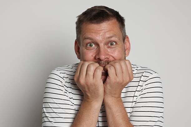 هل نوبات الهلع أخطر من نوبات القلق؟